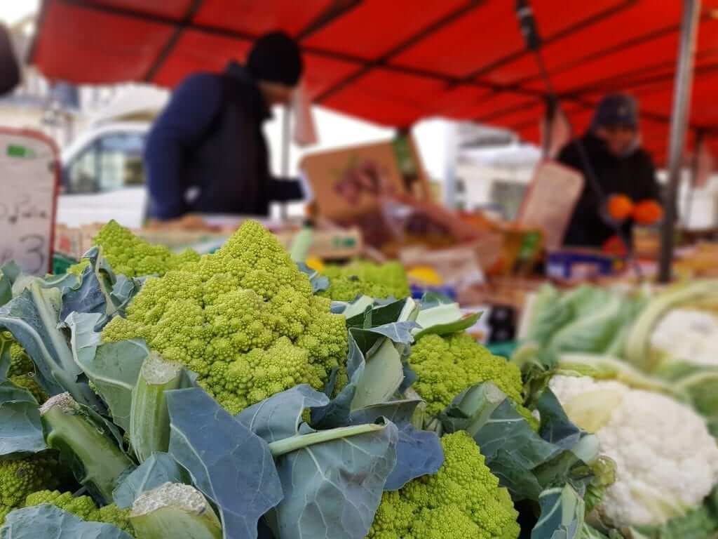 ruta por los castillos del Loira mercado de Blois
