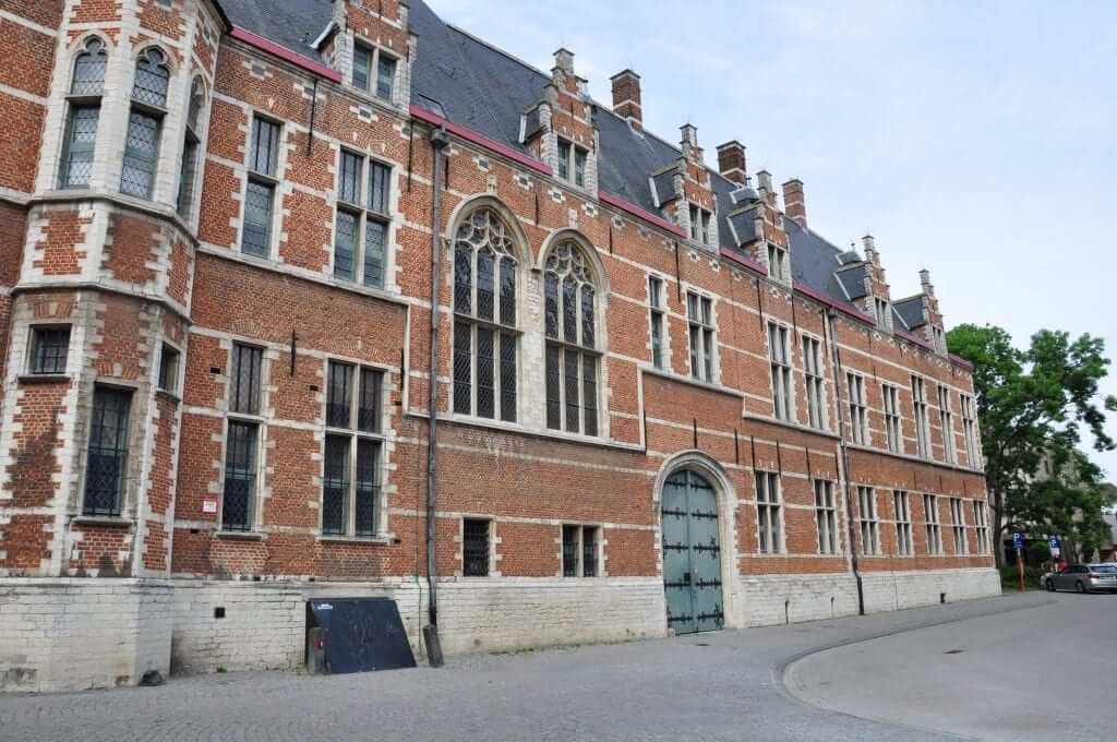 que ver en Malinas, Palacio de margarita de Austria