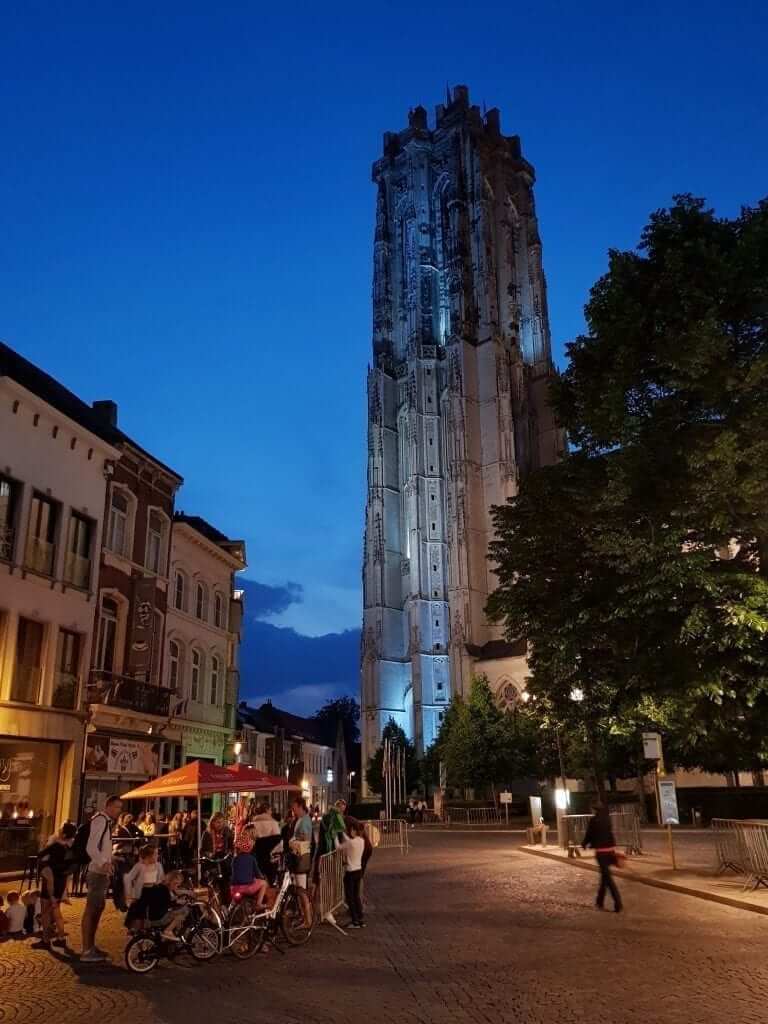 que ver en Malinas, Torre de San Romualdo
