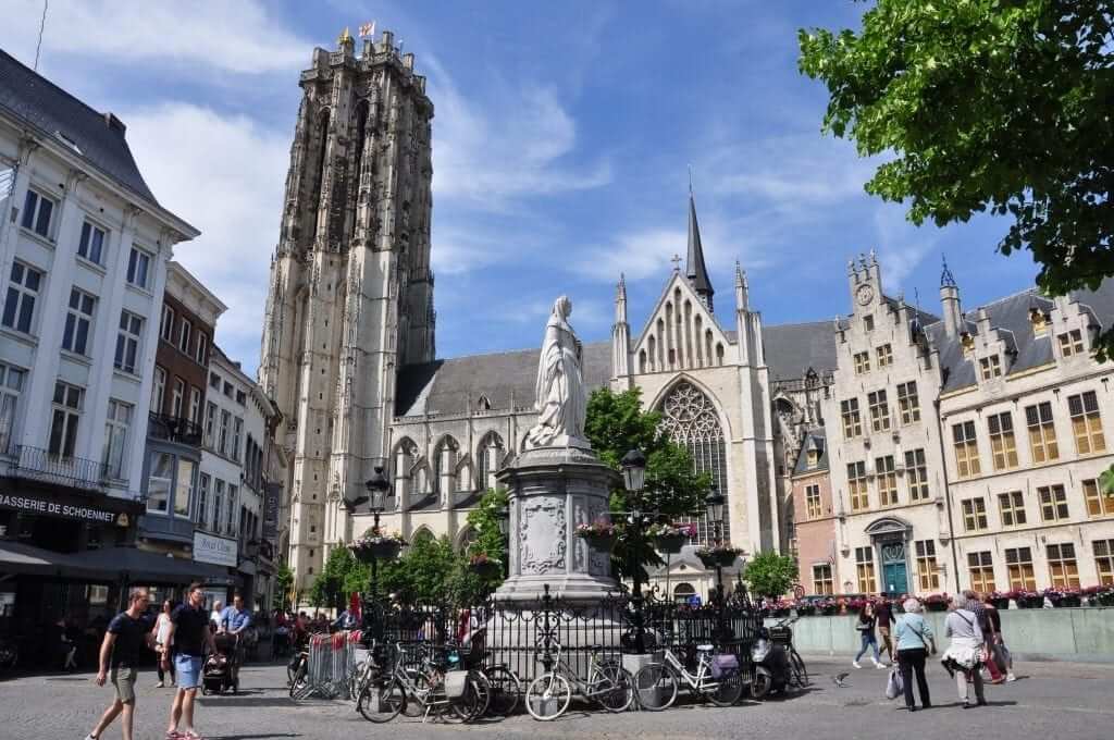 que ver en Malinas, Torre de San Romualdo