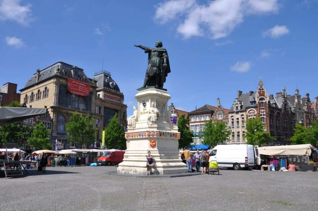 que hacer en Gante, Vrijdagmarkt