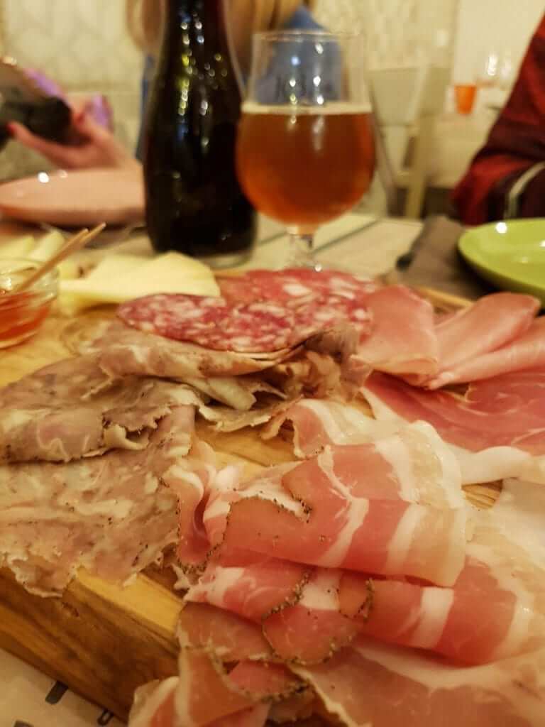 comer en Valdera, Toscana, Italia