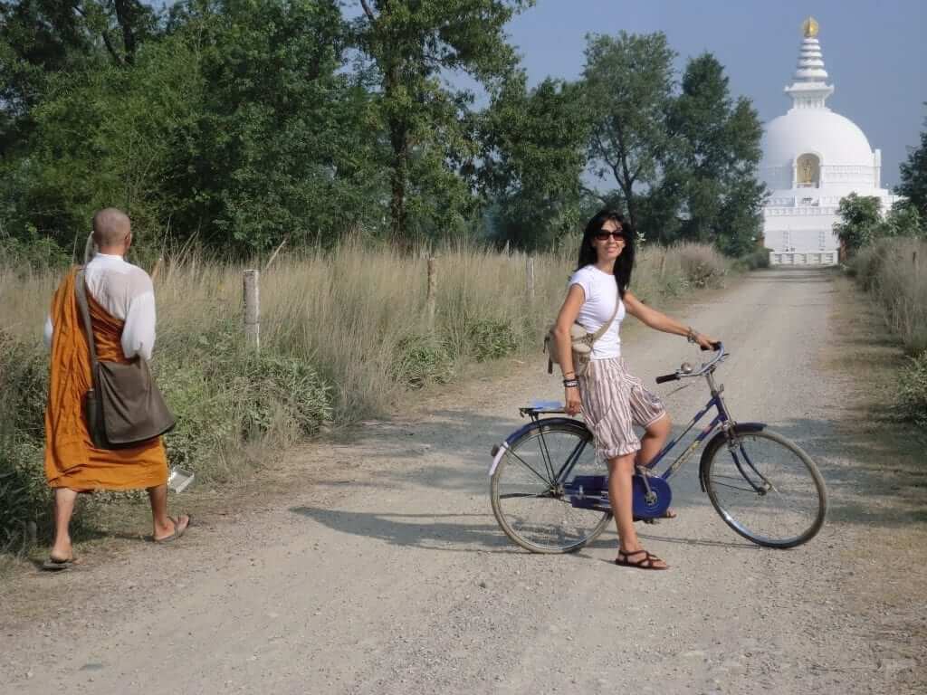 Lumbini, hacia el templo de la paz
