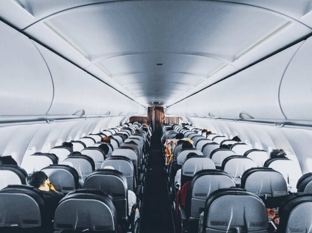 viajar en avión con muletas