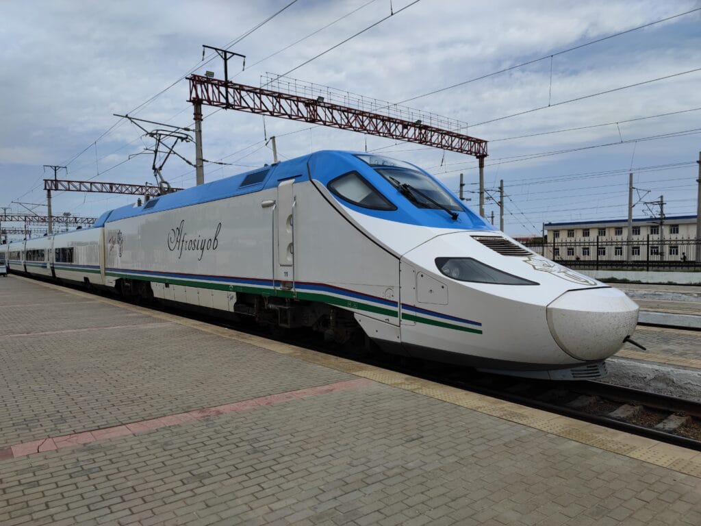 trenes en Uzbekistán